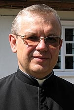 Ks. mgr Stanisław Opocki - urodzony 08. 06. 1953 r., święcenia kapłańskie przyjął w 1978 r. Od 1983 r. pracuje w parafii pod wezwaniem Wszystkich Świętych w Łososinie Górnej. Od 1996 roku pełni funkcję krajowego duszpasterza Romów.